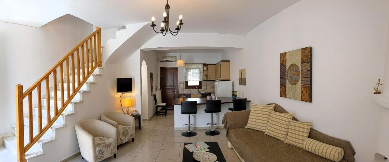 Maestralia Apartment Skyros Luaran gambar