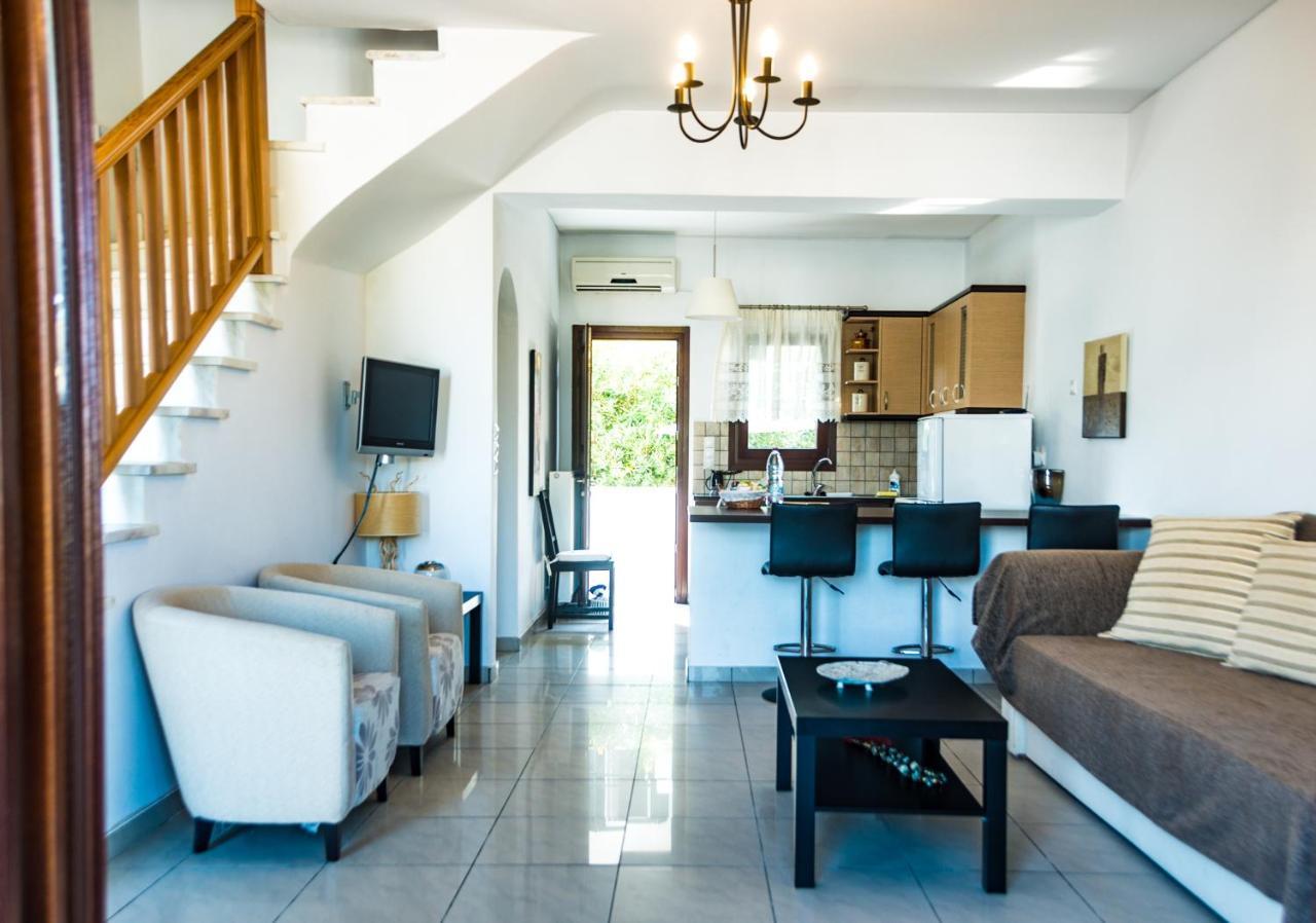 Maestralia Apartment Skyros Luaran gambar